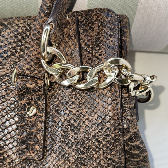 Michael Kors Gold and Brown Satchel with Elegant Hardware - Picture 5 of 9